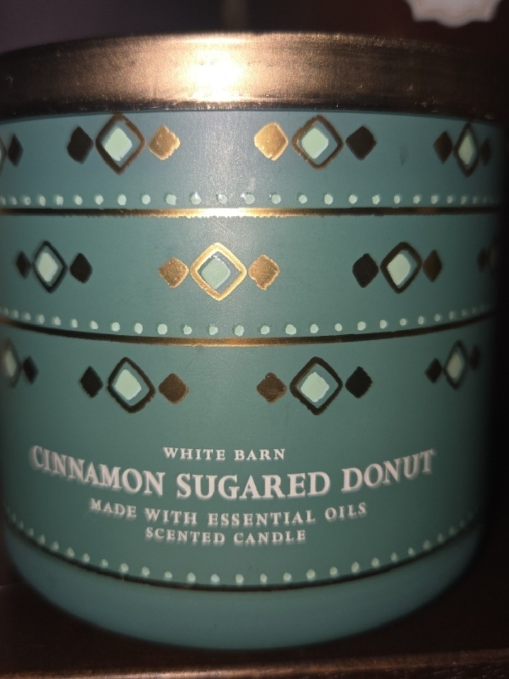 White Barn/Bath & Body Works Cinnamon Sugared Donut 3 Wick Candle